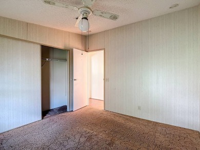 (Espanol a continuacion) This beautifully maintained, 2-bedroom