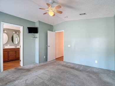 (Espanol a continuacion) This beautifully maintained, 2-bedroom