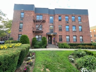 Oakland Gardens ,COOP 1 BEDROOM - split layout , easy can be use