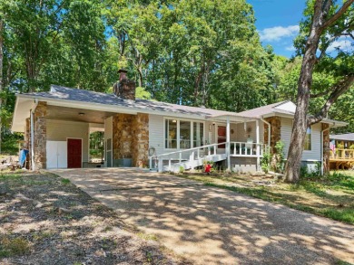 Are you in search of the perfect summer home or a welcoming