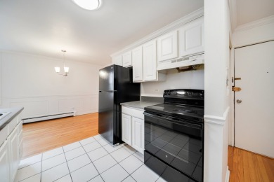 What a spacious 2 bed 2 bath condo.  This layout features large