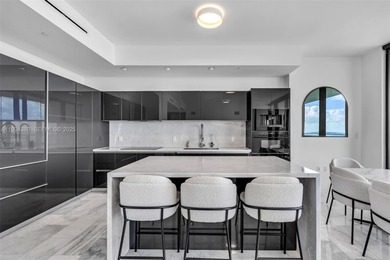 This high-floor corner residence at Echo Brickell offers 1,625