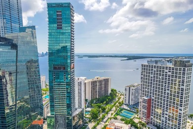 This high-floor corner residence at Echo Brickell offers 1,625