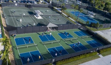 3BD+Den/3BA Golfer's Paradise in highly desirable,  private