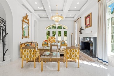 Mastering a mix of classic style and fresh, light ease, this