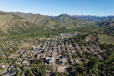 331 Leadville Ave #B is located in a mixed-use retail and