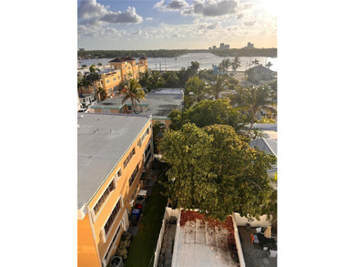 Beautifully furnished 1-bedroom condo with direct ocean views