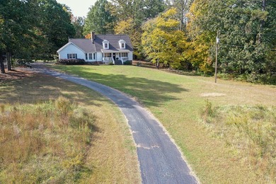 Peaceful Country Living on 4+ Acres!! Welcome to your own slice