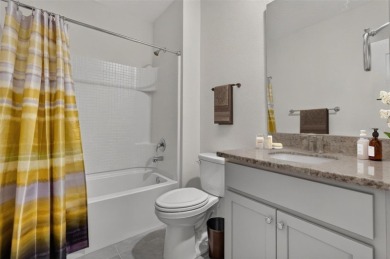 One or more photo(s) has been virtually staged. Like-New 4