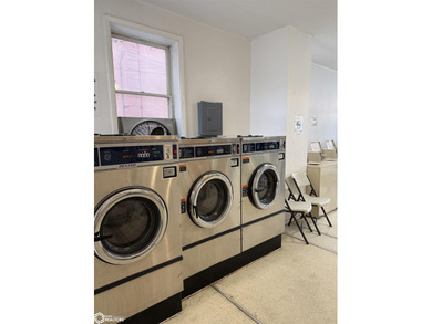 Located along Mulholland Street in Nauvoo, this established