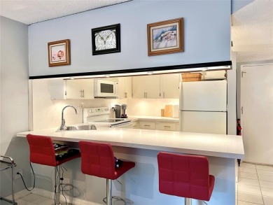 Beautiful Corner 2-bedroom/2 bath unit close to all the action