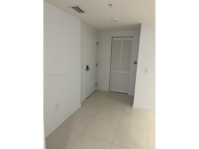 SPACIOUS 3BR/3Bth corner unit at Midtown Doral. Modern design w/