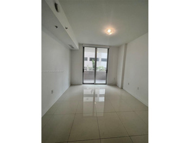 SPACIOUS 3BR/3Bth corner unit at Midtown Doral. Modern design w/