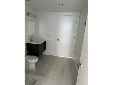 SPACIOUS 3BR/3Bth corner unit at Midtown Doral. Modern design w/