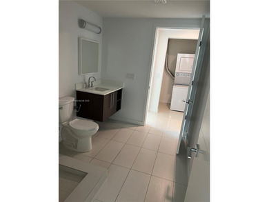 SPACIOUS 3BR/3Bth corner unit at Midtown Doral. Modern design w/