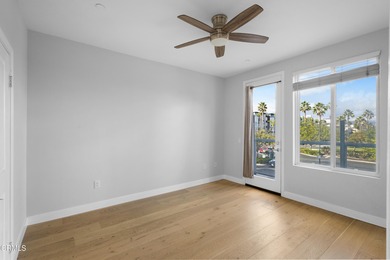 Light, bright and beautifully updated 2-bedroom 2-bath harbor