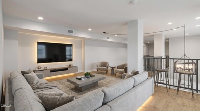 Light, bright and beautifully updated 2-bedroom 2-bath harbor