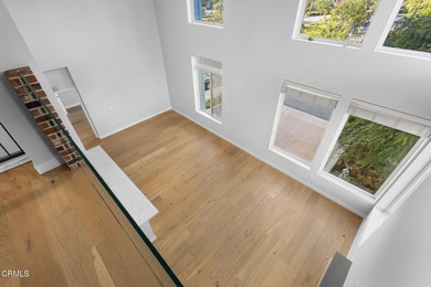 Light, bright and beautifully updated 2-bedroom 2-bath harbor