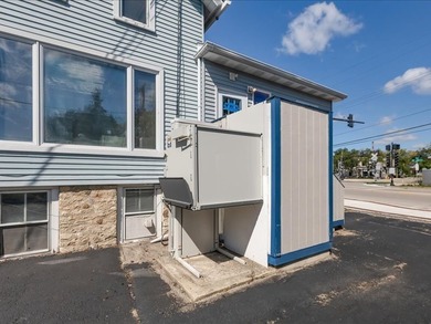 Prime Mixed-Use Commercial Office Building in the Heart of