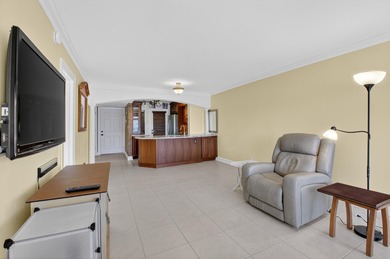 This large 1 Bedroom 1 1/2 Bathroom   Condo is in Move- In