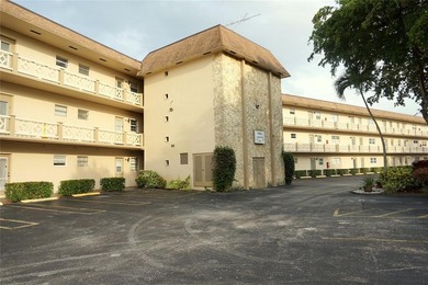 Great 2/2 condo located in Hovnanian Gardens Adult Community