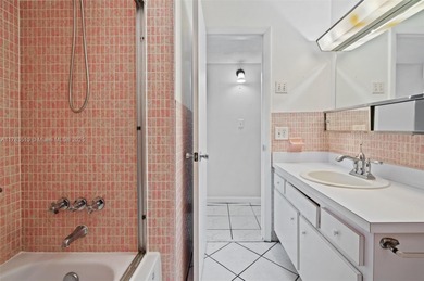 Charming 2-Bedroom in 55+ Beverly Hills Community!
Welcome to