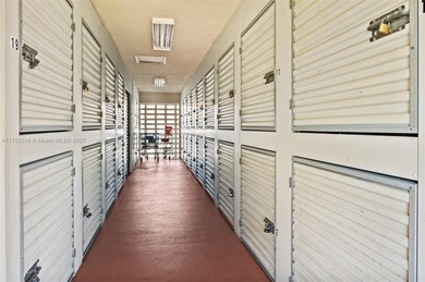 Charming 2-Bedroom in 55+ Beverly Hills Community!
Welcome to