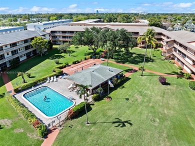 Charming 2-Bedroom in 55+ Beverly Hills Community!
Welcome to