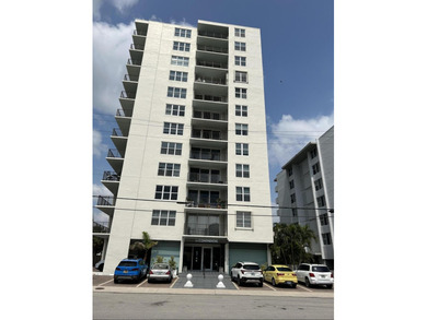 Beautiful 2/2 unit intracoastal view in the boutique building (4