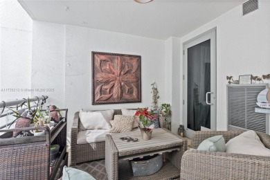 Stylish & Spacious 2BD/2BA Condo with Rooftop Pool & City Views