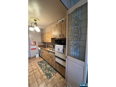 Luxury Living in the Highly Sought after Horizon House - Top