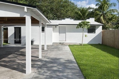 Beautifully updated 3/2 near the Miami Shores area. A cozy style