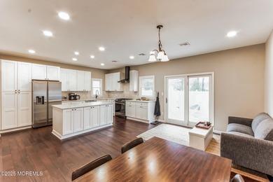 Luxury Colonial retreat! 6Bd, 5Ba, modern touches, chef's