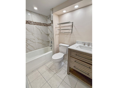 Welcome to your Hawaiian getaway in Kona Pacific B210! This