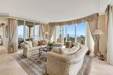 IMMACULATE CORNER APARTMENT WITH AMAZING PANORAMIC VIEWS OF