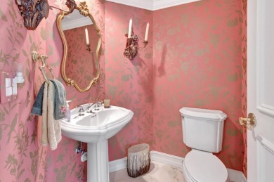 IMMACULATE CORNER APARTMENT WITH AMAZING PANORAMIC VIEWS OF