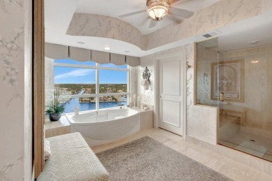 IMMACULATE CORNER APARTMENT WITH AMAZING PANORAMIC VIEWS OF