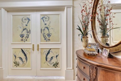 IMMACULATE CORNER APARTMENT WITH AMAZING PANORAMIC VIEWS OF