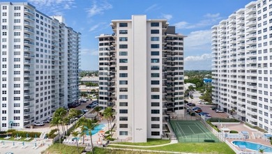 Excellent location on the beach at Galt Ocean! Spacious 2beds/ 1