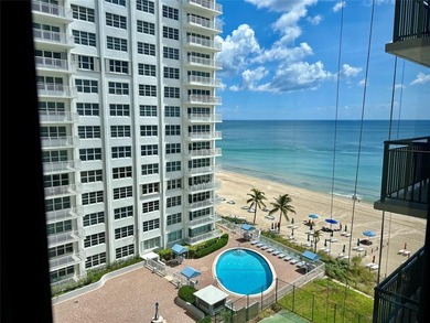 Excellent location on the beach at Galt Ocean! Spacious 2beds/ 1