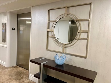 Excellent location on the beach at Galt Ocean! Spacious 2beds/ 1