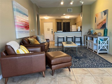 Condo 2BR/2BA just minutes from Disney! Resort-style amenities