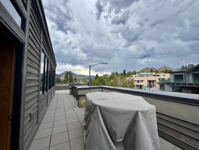 Outstanding in town office suite with Boulder Mountain and Trail