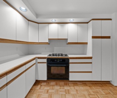 Come explore this hidden gem in NE Ann Arbor featuring one floor