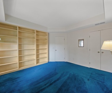 Come explore this hidden gem in NE Ann Arbor featuring one floor