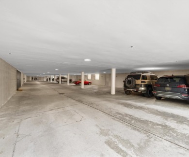 Come explore this hidden gem in NE Ann Arbor featuring one floor