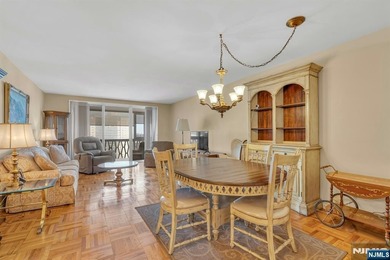 Fabulous 2 bed/2bath on high floor with glass enclosed terrace