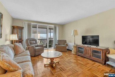 Fabulous 2 bed/2bath on high floor with glass enclosed terrace