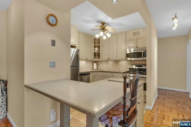 Fabulous 2 bed/2bath on high floor with glass enclosed terrace