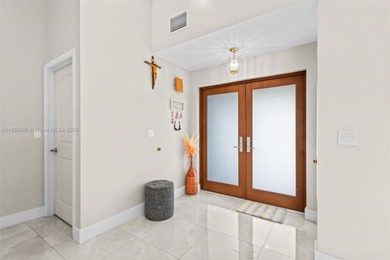 Spacious 4/2 Home With Renovated Kitchen Featuring Stainless